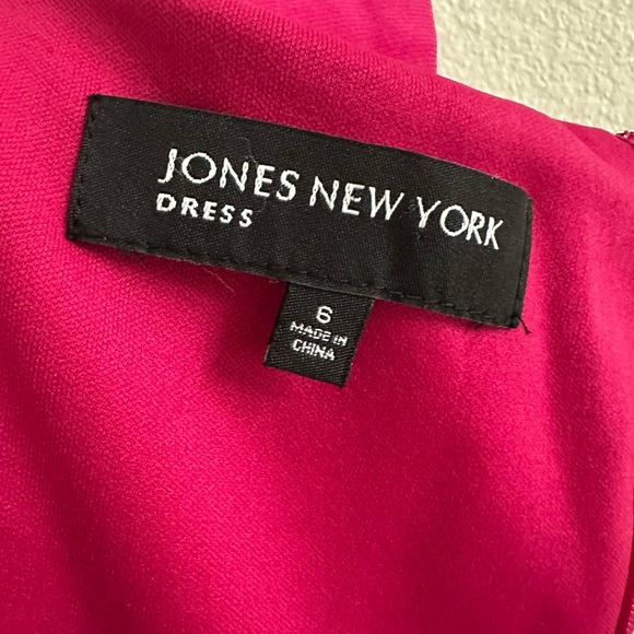Jones New York Fuchsia Draped Sheath Dress Rosette Detail Size 6 - Picture 5 of 6
